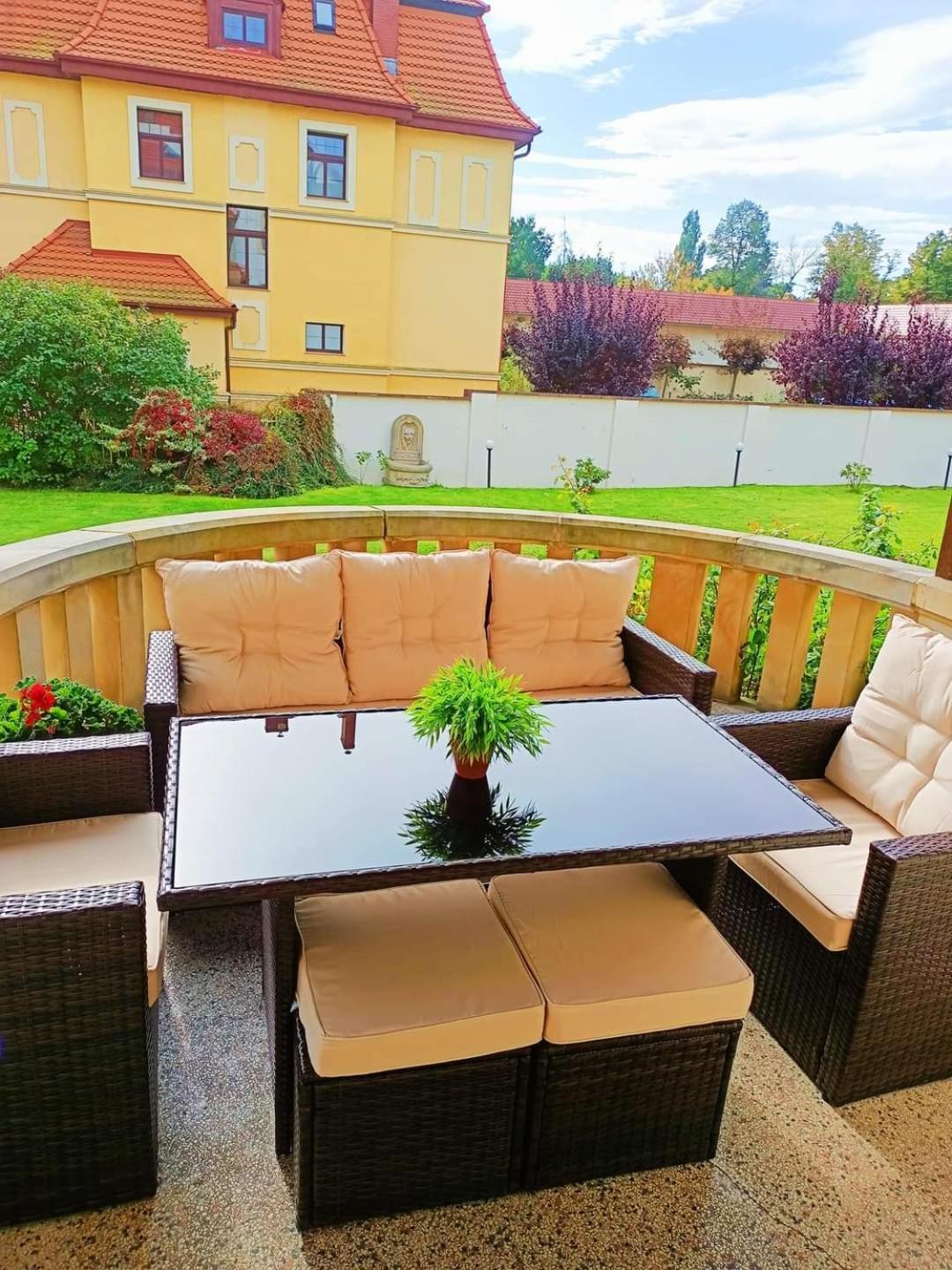 Hotel Palacyk Legnica Exterior photo
