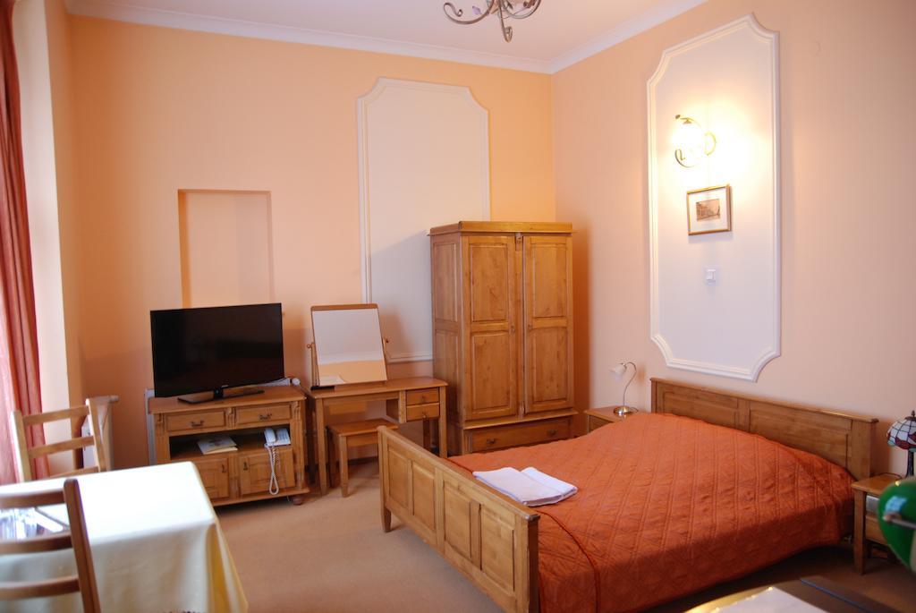 Hotel Palacyk Legnica Room photo
